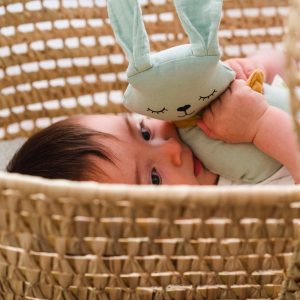 Apunt Barcelona – Hochet en coton bio – Lapin
