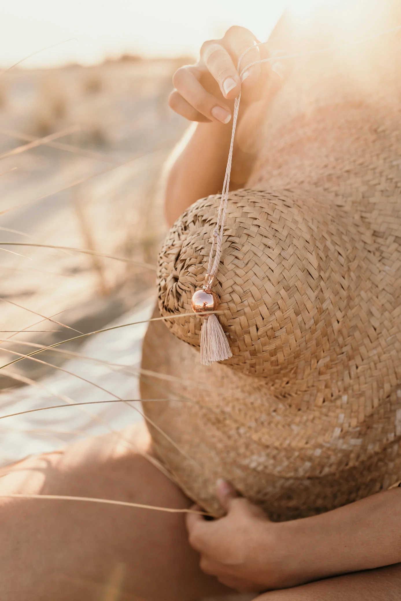 Pleine Lune – Bola de grossesse » Aube » cordon de soie – or rose – Image 3