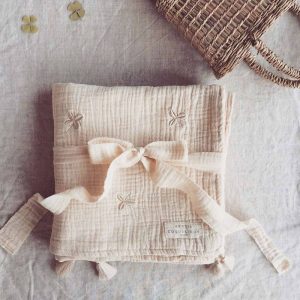 Couverture brodée trèfles – Gentil coquelicot